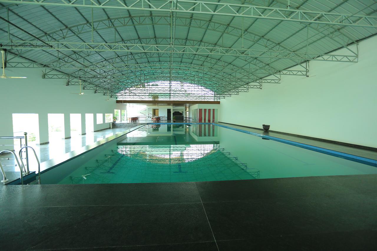 Kohinoor Hotel Alwaye Екстериор снимка