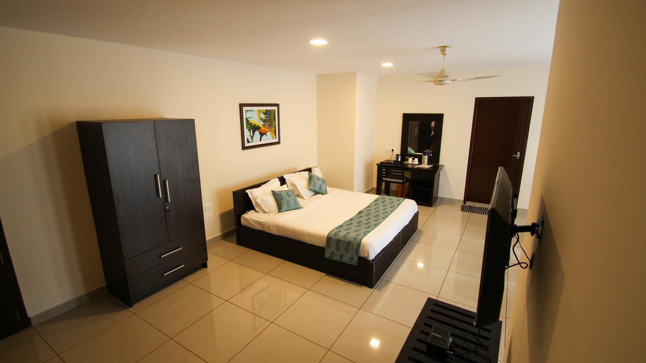 Kohinoor Hotel Alwaye Екстериор снимка
