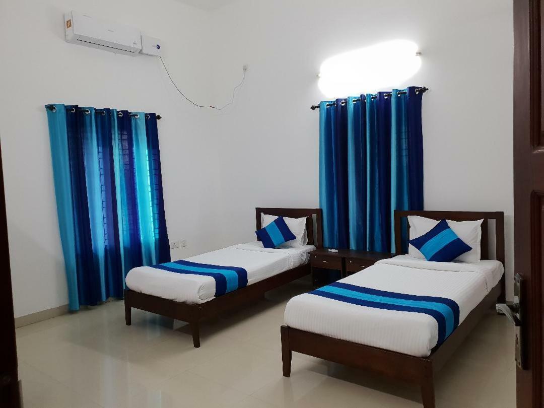 Kohinoor Hotel Alwaye Екстериор снимка